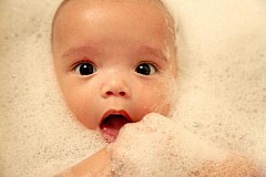 Une fillette de 7 mois meurt noyée dans son bain